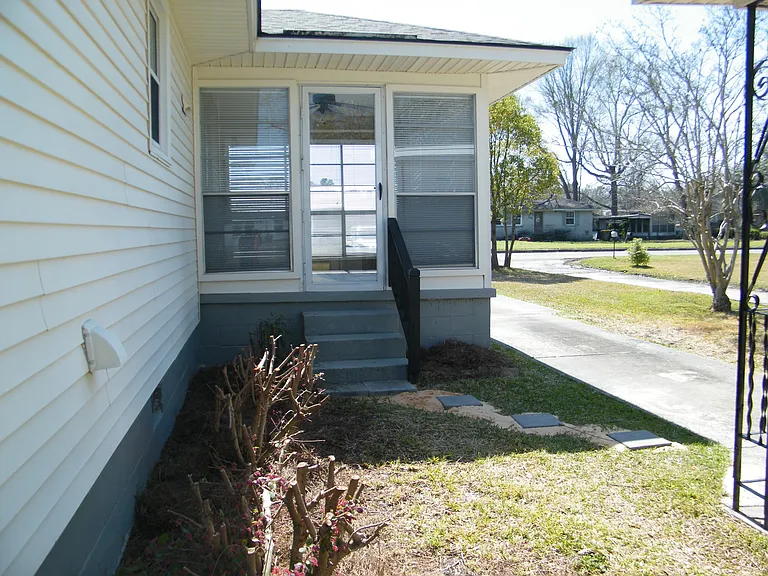 108 Coleraine Dr — Photo 18