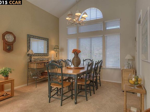 3rd image of 5775 Woodland Ct