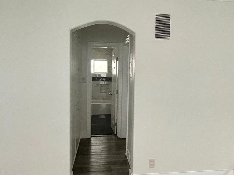 4366 Ventura Canyon Ave #11 — Photo 5