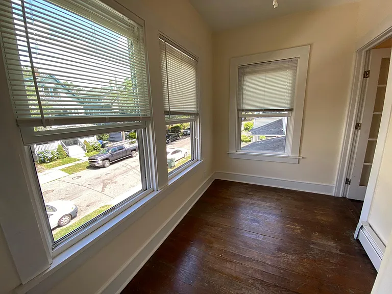 536 Midland St #536 — Photo 1