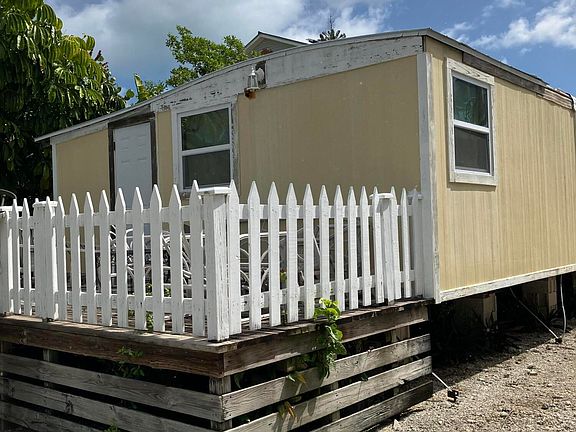3rd image of 330 Spica Ln
