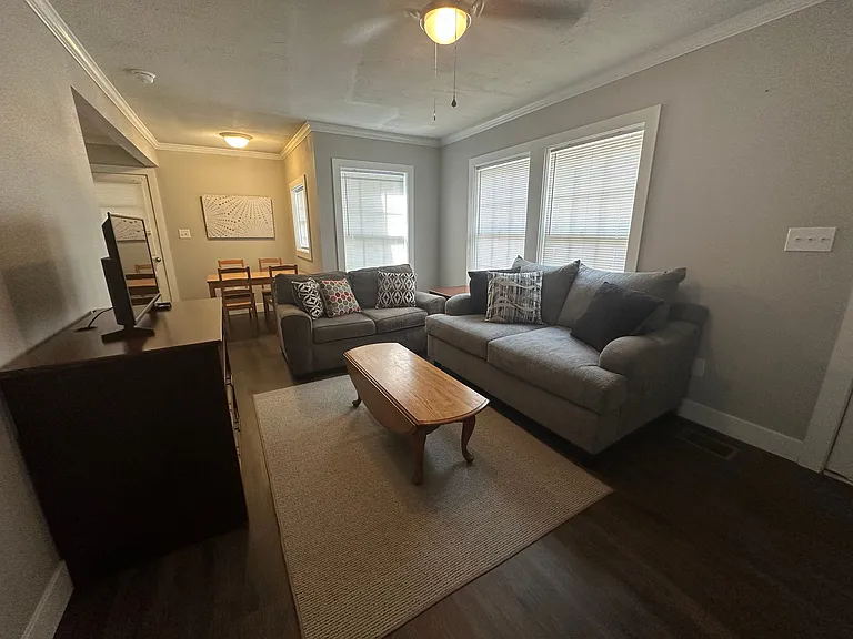 3 bed, 1.0 bath, 1000 sqft, $1,850 — Photo 12