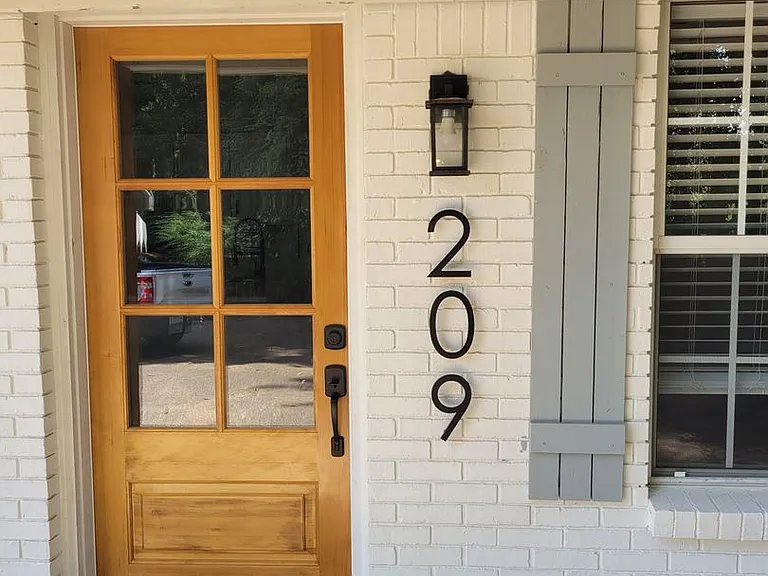 209 Leigh Loop — Photo 2