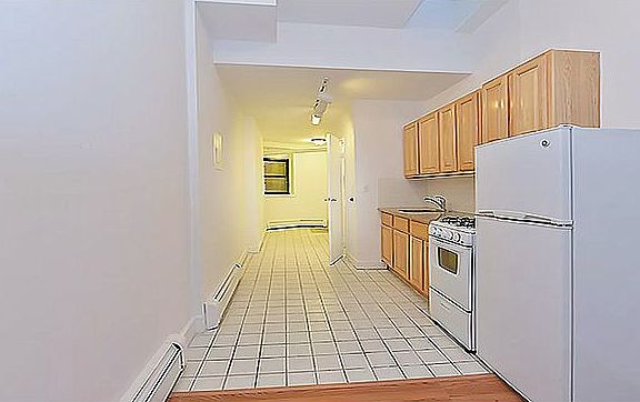4th image of 100 W 27th St #5