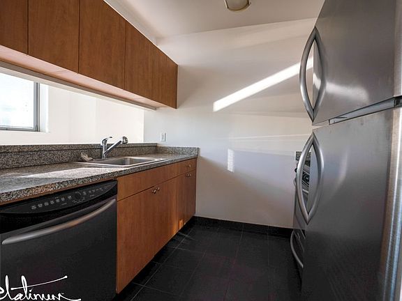 3rd image of 455 W 37th St APT 310