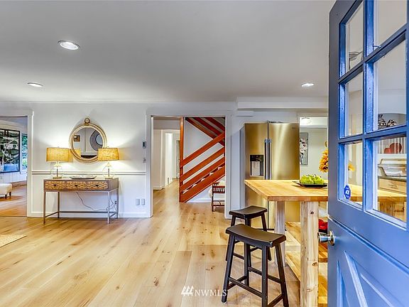 3rd image of 1921 NE Willow Avenue NE