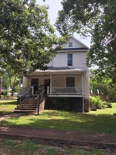 1st image of 936 Mill St