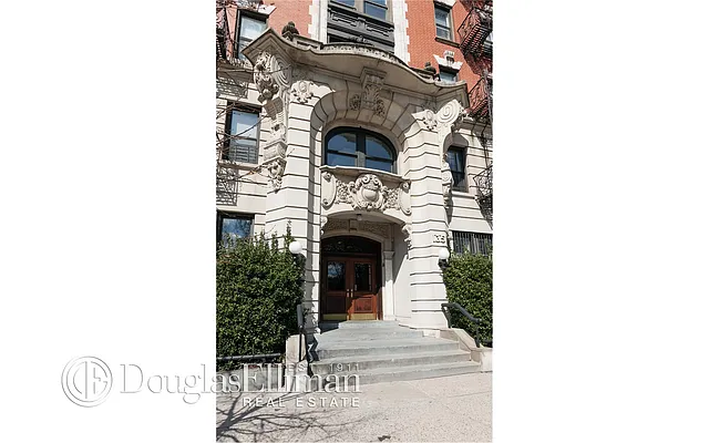Sold by Douglas Elliman | media 19