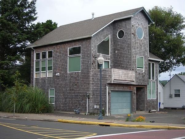 1st image of 915 SW 50th St