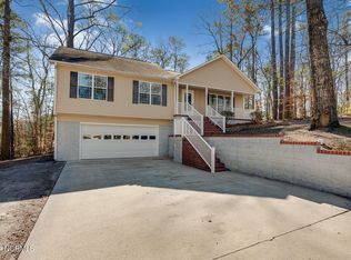 400 River Hill Dr, Greenville, NC 27858