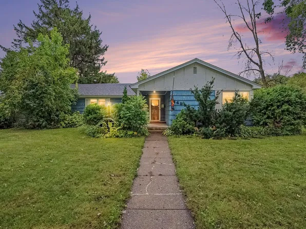 849 8th Ave SW, Faribault, MN 55021