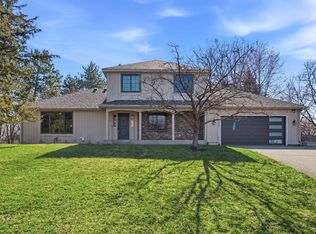 10427 Brown Farm Cir, Eden Prairie, MN 55347
