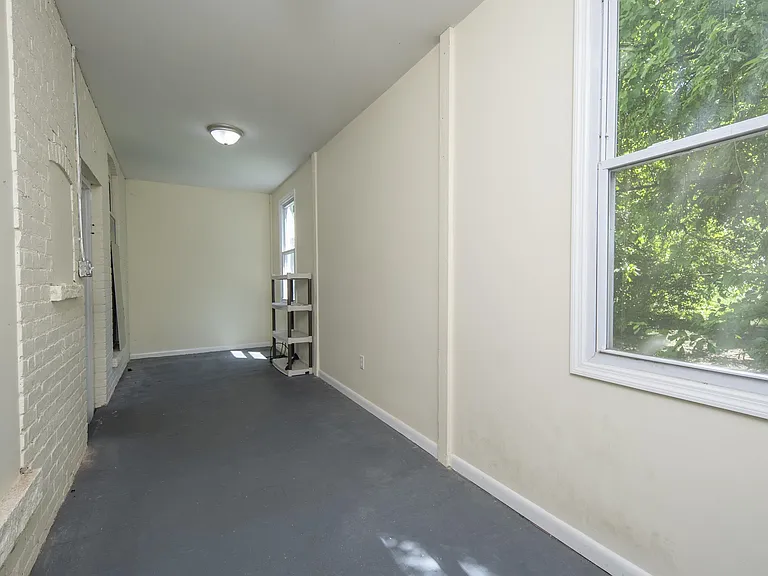 136 9th St — Photo 54