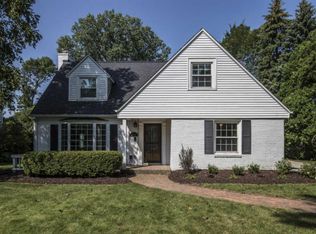 8333 N Links Way, Fox Pt, WI 53217