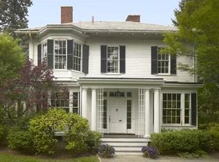 22-36 Walnut Park #1, Newton, MA 02458
