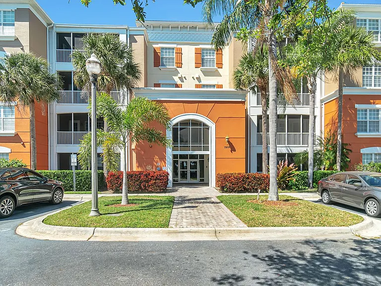 7905 Seminole Blvd #3106 — Photo 1