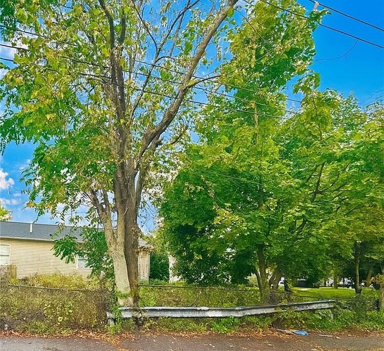 1st image of 462 Prairie Ave