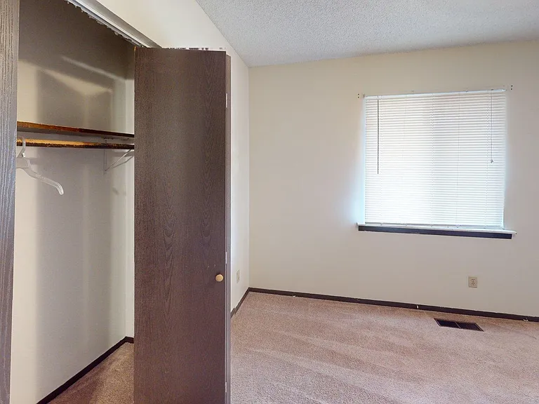 1562 Dogwood Dr — Photo 7