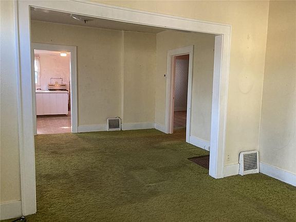 4th image of 2612 Lucille Ave