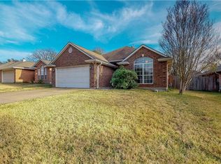 1709 Ibis Ct, Bryan, TX 77807