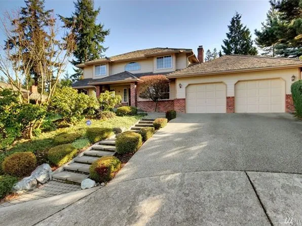 522 Runquist Ct, Steilacoom, WA 98388