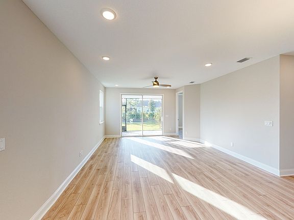 3rd image of 305 Kellet Way