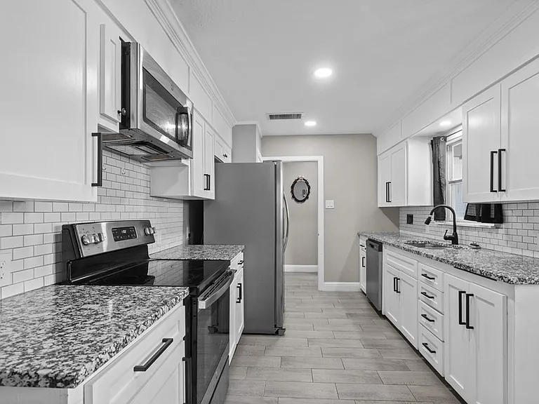 1308 Laurel Ave — Photo 5