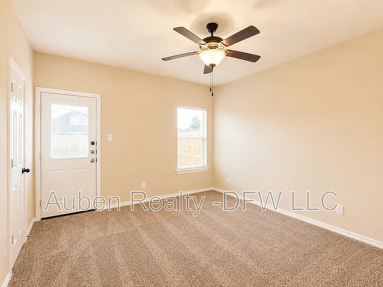 1330 Piedmont Dr — Photo 12