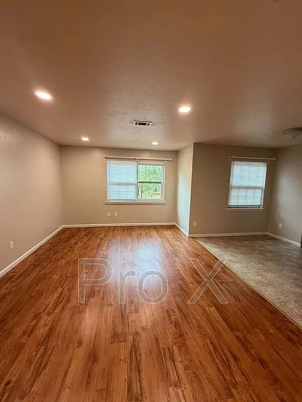 2 bed, 2.0 bath, $800 — Photo 3