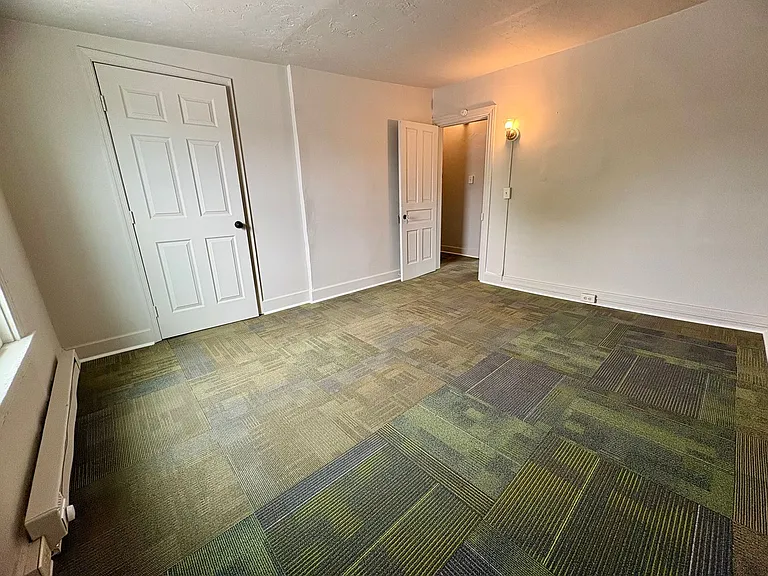 923 W Princess St — Photo 27