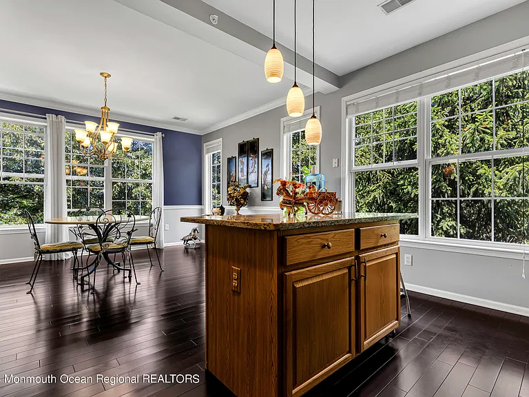 536 Saint Andrews Pl — Photo 13