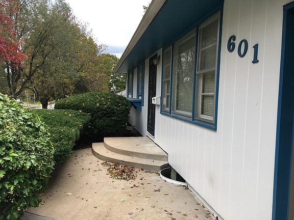3rd image of 601 W 89th St