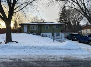 580 Esther Ln, Woodbury, MN 55125