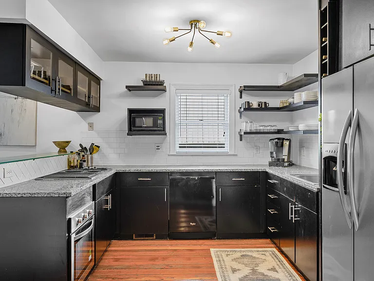 3200 Resha Ln — Photo 10