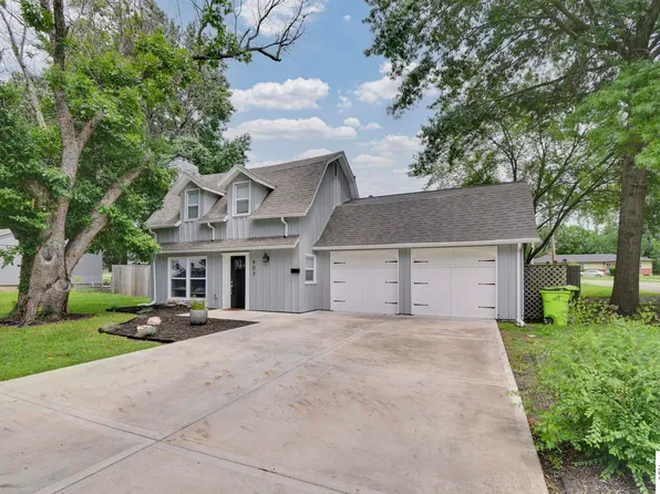 903 Park Ln, Harrisonville, MO 64701