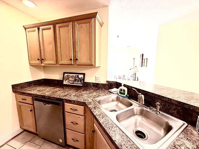 103 Capital St #101 — Photo 3
