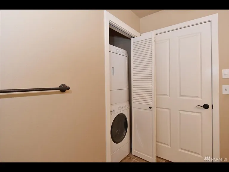 4116 California Ave SW — Photo 9
