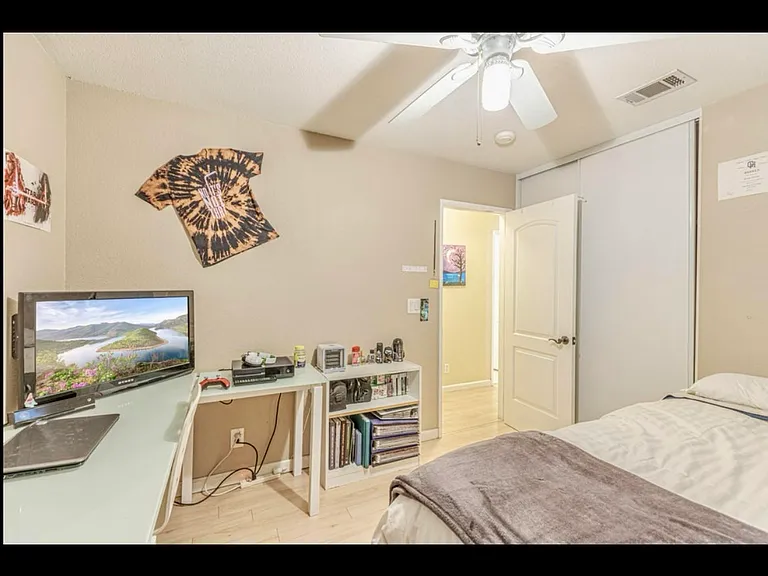 2108 Knollwood Ct — Photo 21