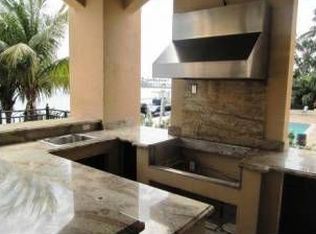 12465 Keystone Island Dr, North Miami, FL 33181