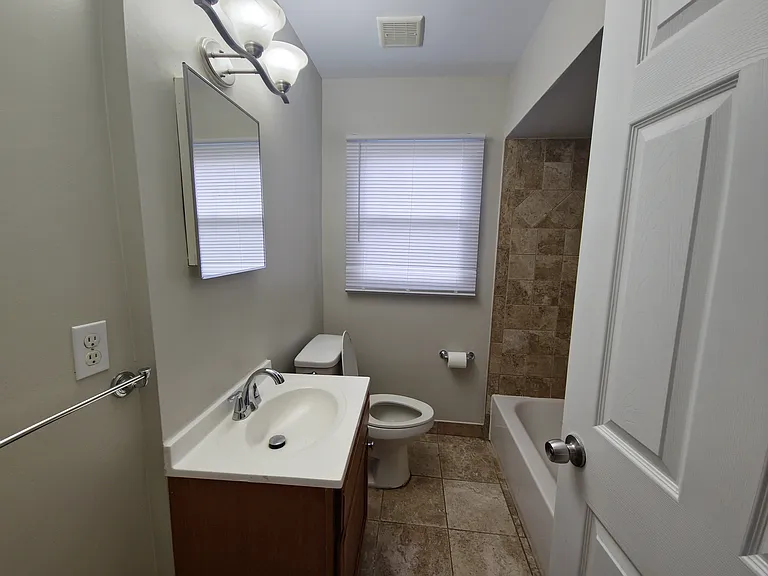 28919 Hughes St — Photo 8