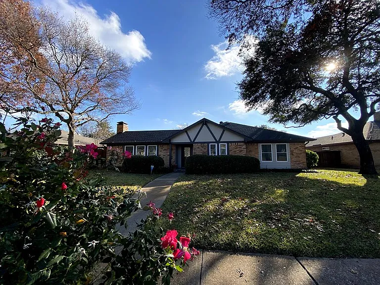 4 bed / 2 bath home