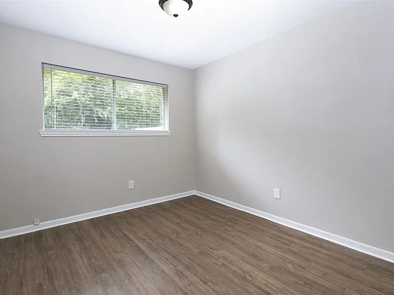 7814 Barnhill Dr — Photo 19