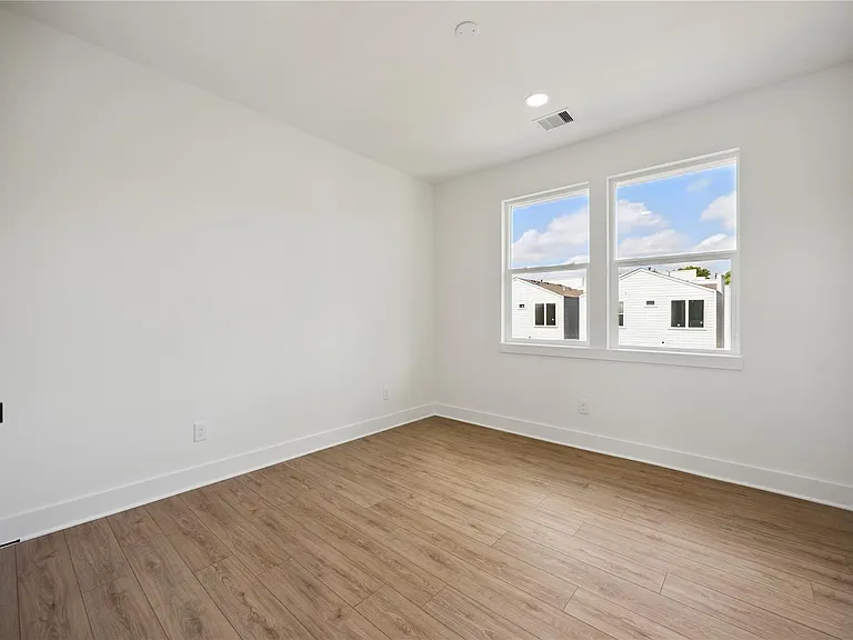 835 Rachel St #B — Photo 21