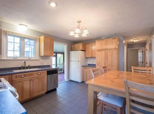 75 Pond St, Seekonk, MA 02777