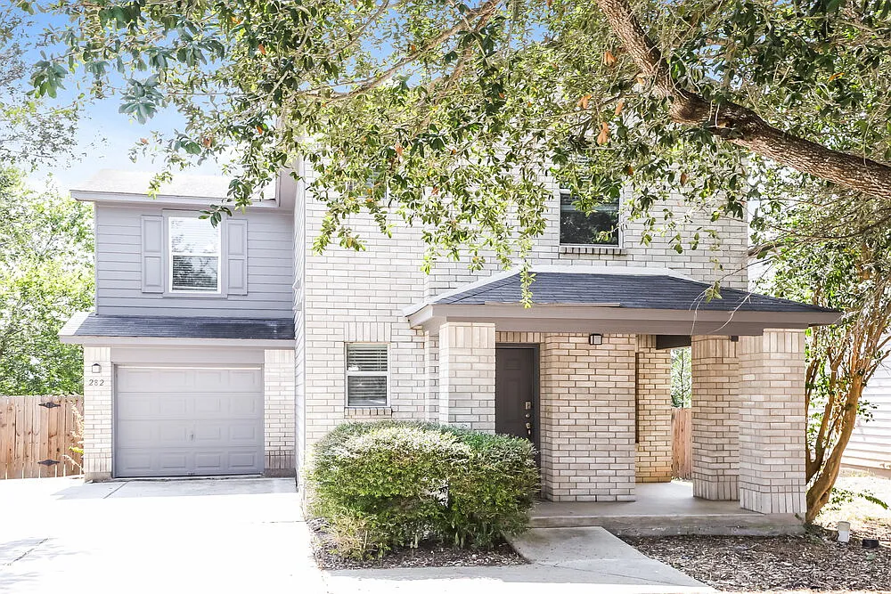 3 bed, 2.5 bath, 1597 sqft, $1,555 — Photo 1