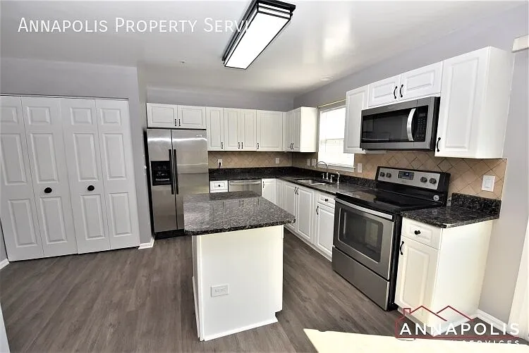109 pinecove court — Photo 2