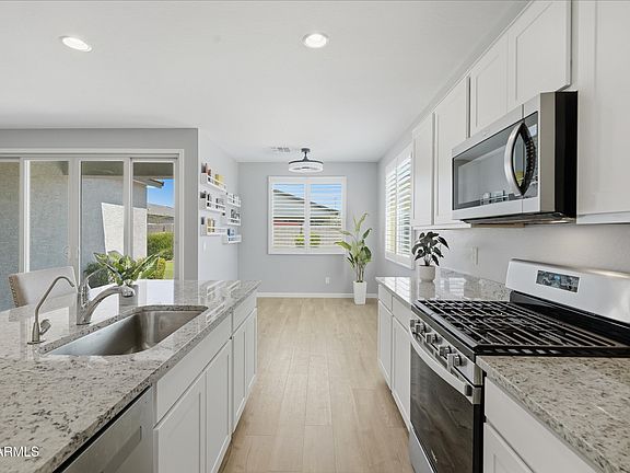 3rd image of 11522 E ULYSSES Avenue