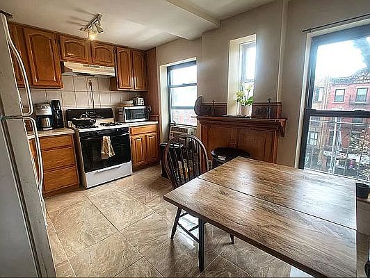 3rd image of 305 Atlantic Ave APT 4F