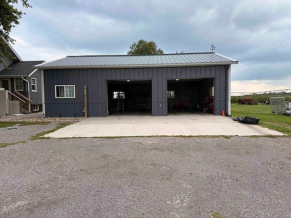 4th image of 3907 N Airport Rd