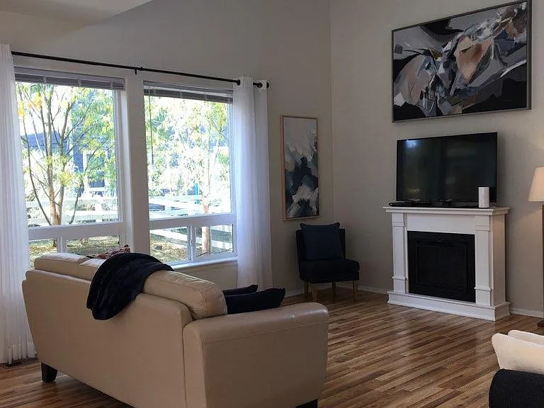 2227 Milton Ln — Photo 17